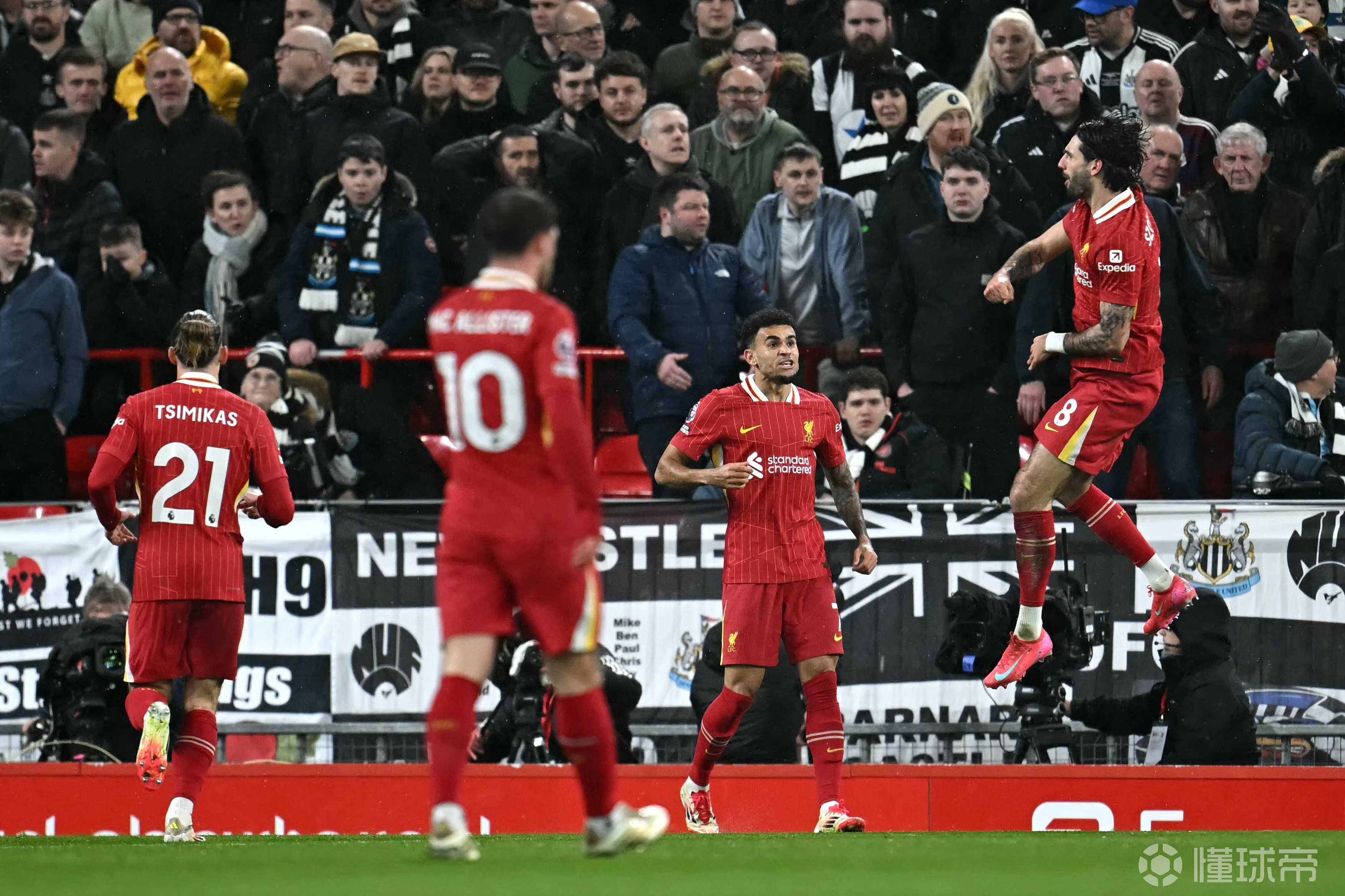 九游体育亚洲官网-利物浦在英超主场稳定发挥，赢得重要胜利！
