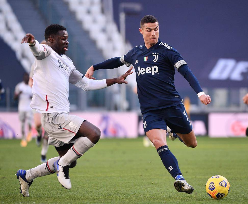 尤文图斯客场险胜，继续领跑