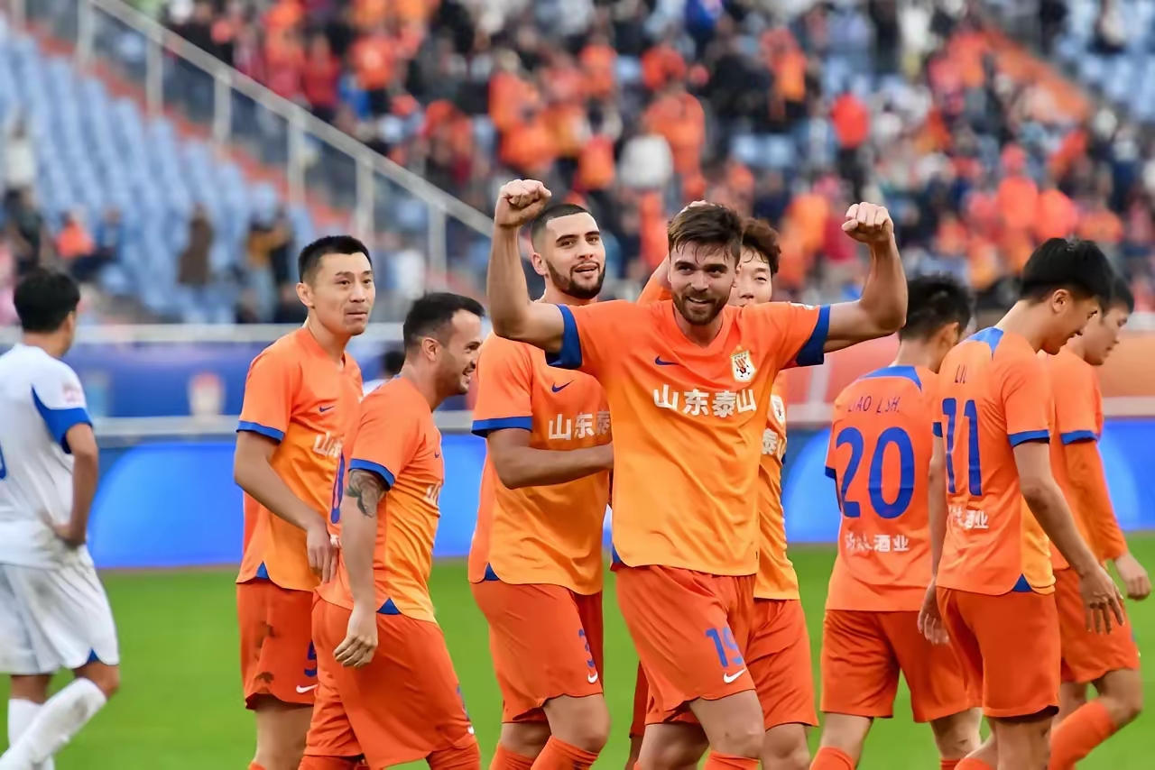 火焰蔓延：上海上港比战胜武里南联队